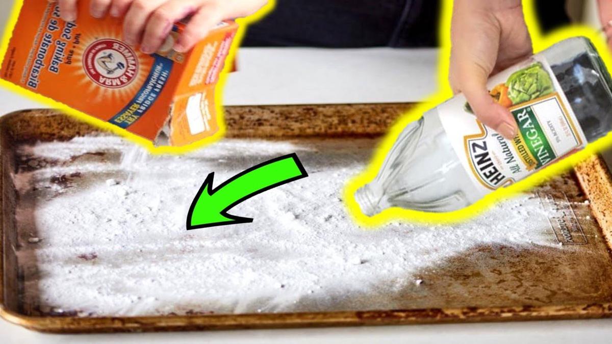 How to CLEAN BAKING TRAYS with (BAKING SODA & VINEGAR)
