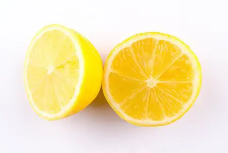 Lemons are healthy detox ingredients