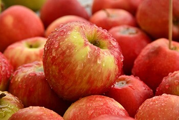 Apples are a great source on antioxidants that helps prevent low moods and mood swings