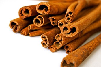 Cinnamon has antimicrobial properties that can help to heal wounds