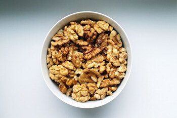 Walnuts support weight control and decrease inflammation