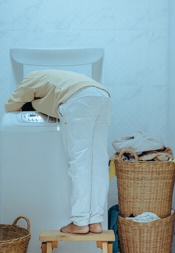 Clean out your washing machine using clorox bleach