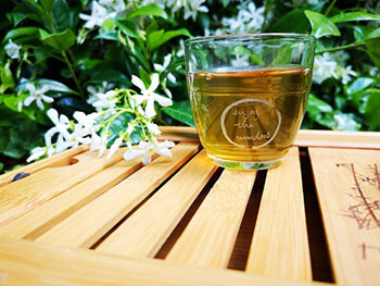 Green tea has antioxidants that help reduce inflammation in the lungs