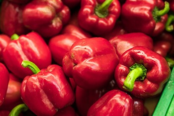 Red bell peppers contain a high amount of vitamin C