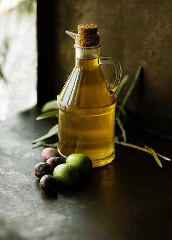 combine witch hazel and olive oil to make a moisturizing makeup remover