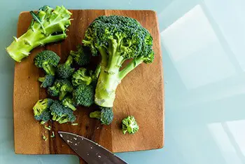 Broccoli supports detoxification of liver and balances estrogen