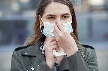 Chewing gum helps fight colds and flu symptoms