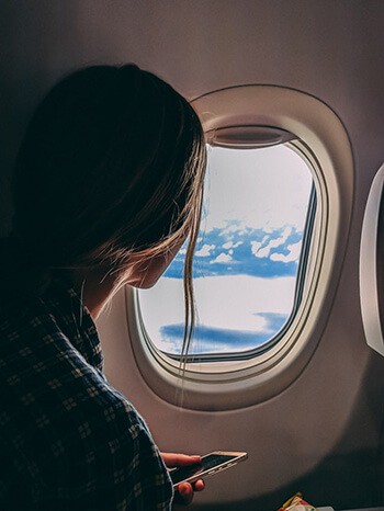 Chewing gum relieves ear pain during flights