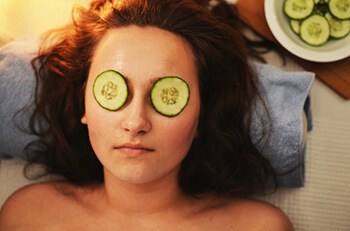 Cucumbers helps constrict blood vessels and reduce redness