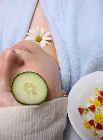 Use sliced cucumbers to soothe your swelling eyes