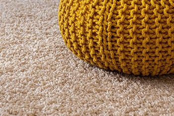 remove oil stains on carpet using baking soda