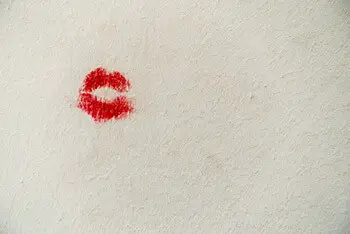 use hairspray to remove lipstick stain