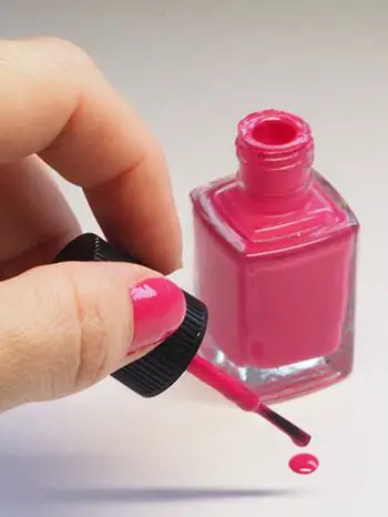 use rubbing alcohol to remove nail polish from carpet
