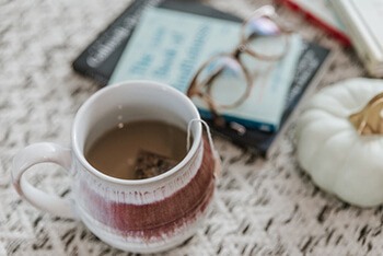 a cup of black tea every morning can help improve blood sugar levels