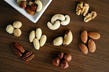 snack on nuts