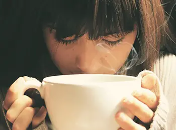 Facial at home steam treatment using tea
