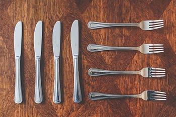 polish silverware using baking soda