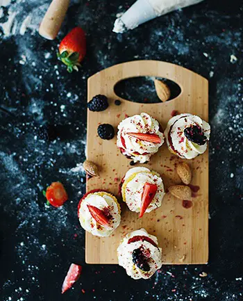 remove bacteria from chopping board using baking soda