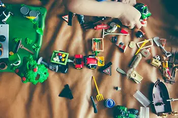 clean toys using baking soda and water