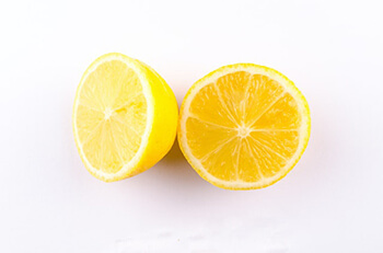 lemon essential oil can help you breathe easier at night