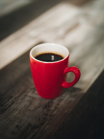 remove coffee and tea stain in mugs using baking soda and vinegar