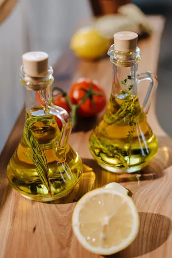 lemon slice and olive oil