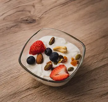 yogurt with berries